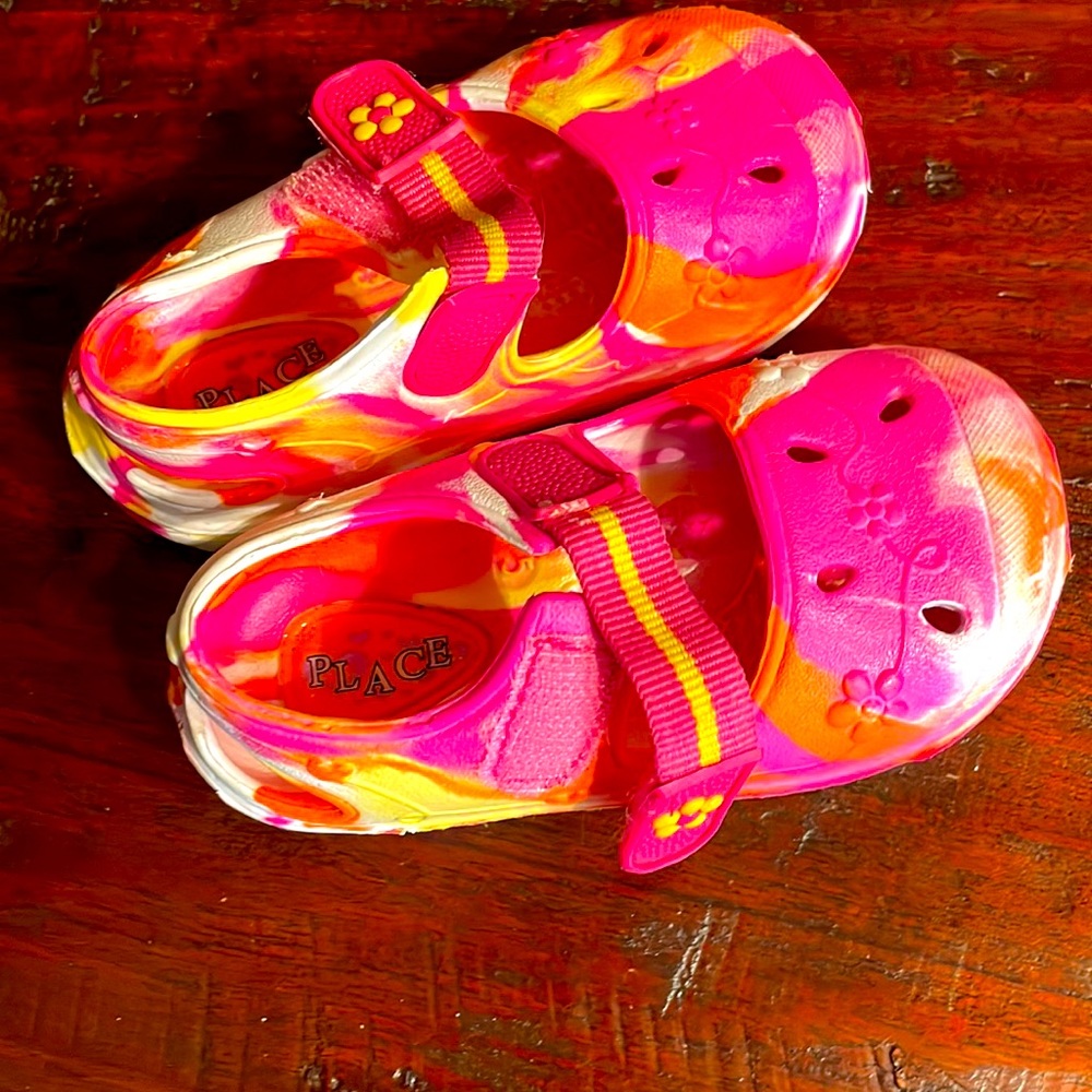 Girls pink/yellow sandals. Size 5. Children’s place